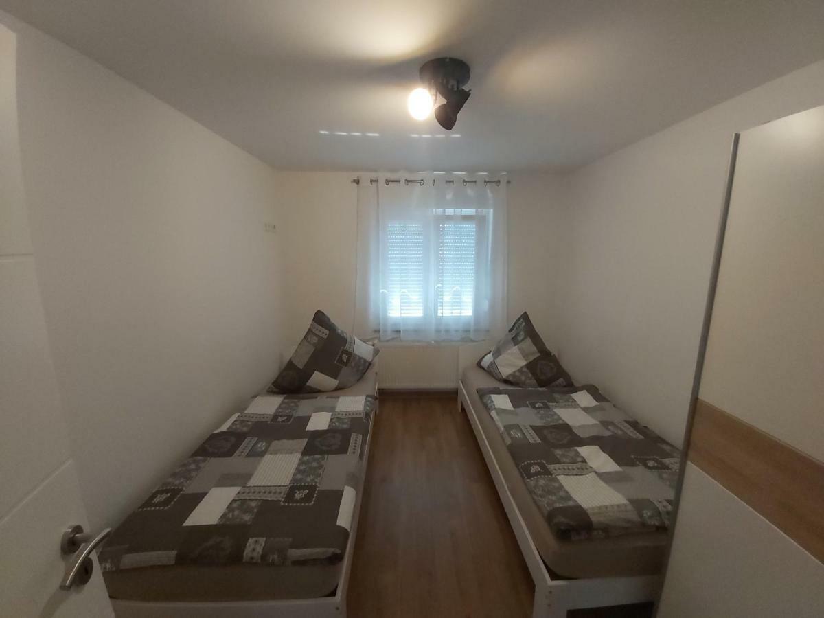 זינסהיים Apartment Claudia מראה חיצוני תמונה