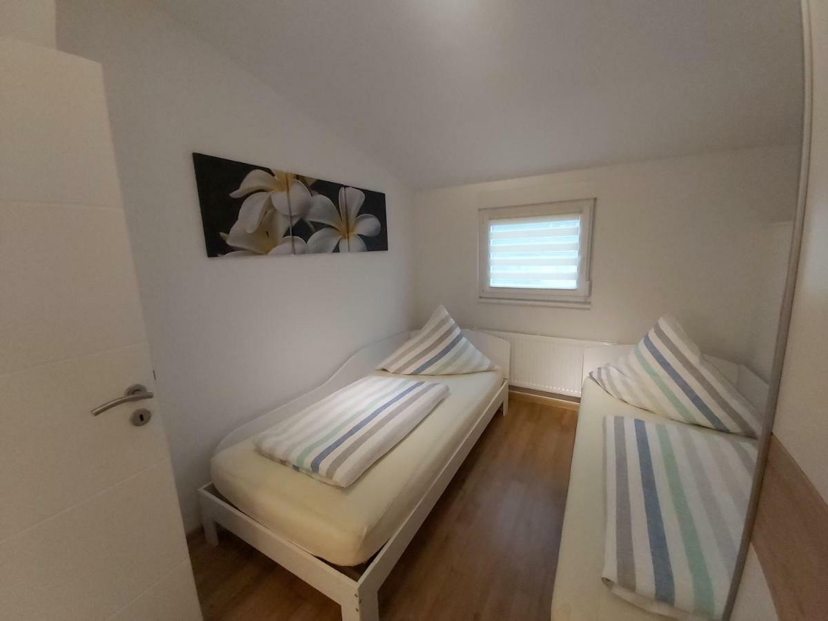 זינסהיים Apartment Claudia מראה חיצוני תמונה
